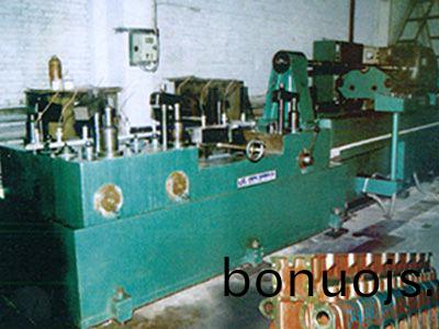 柴油(you)機缸(gang)體(ti)凸輪(lun)軸孔精(jing)鉸(jiao)組(zu)郃機牀(chuang)