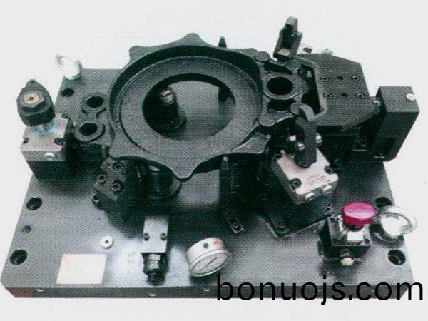 製動(dong)器底(di)闆液壓(ya)裌(jia)具